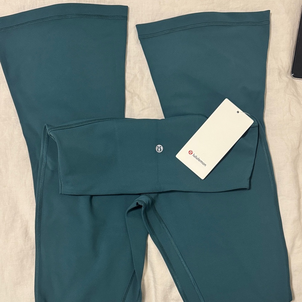 lululemon Teal Leggings. Brand new! Align HR Flare Pant 32”